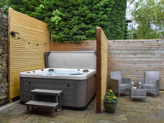 Ye Olde Mottram Chip Shop gallery image 3