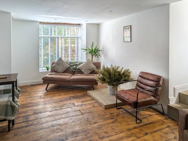 Ye Olde Mottram Chip Shop gallery image 2