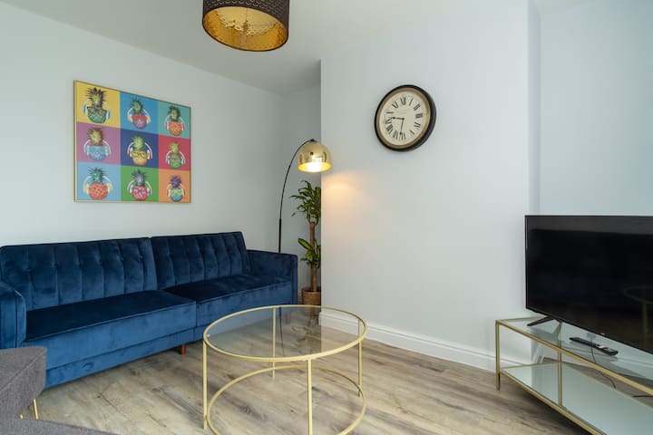 Heath House - Stunning 3-bed With Garden & Parking - Tutbury Castle