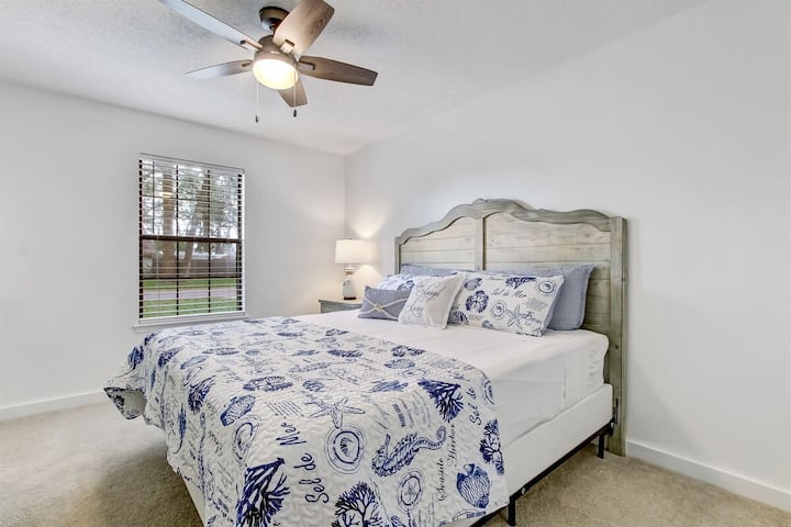 Bedroom 2 with King Bed