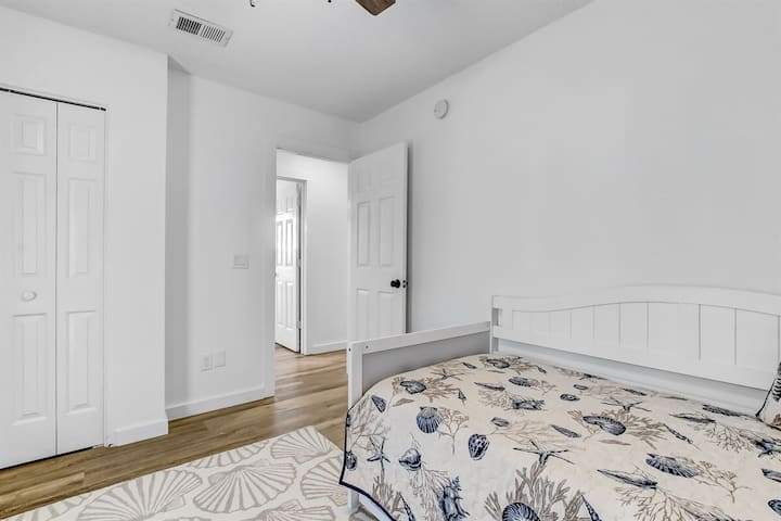 Bedroom 5 has Closet for Storage