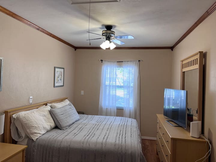 King Bedroom on opposite side of home Second King Size bedroom on opposite side of home off kitchen area.