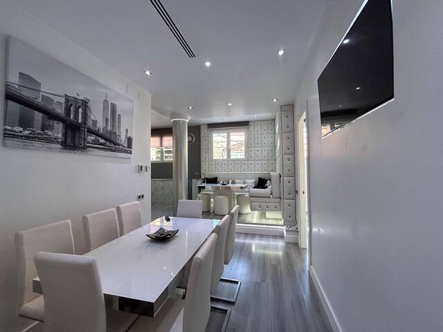 Dúplex para 8 personas con jacuzzi y Cine gallery image 3