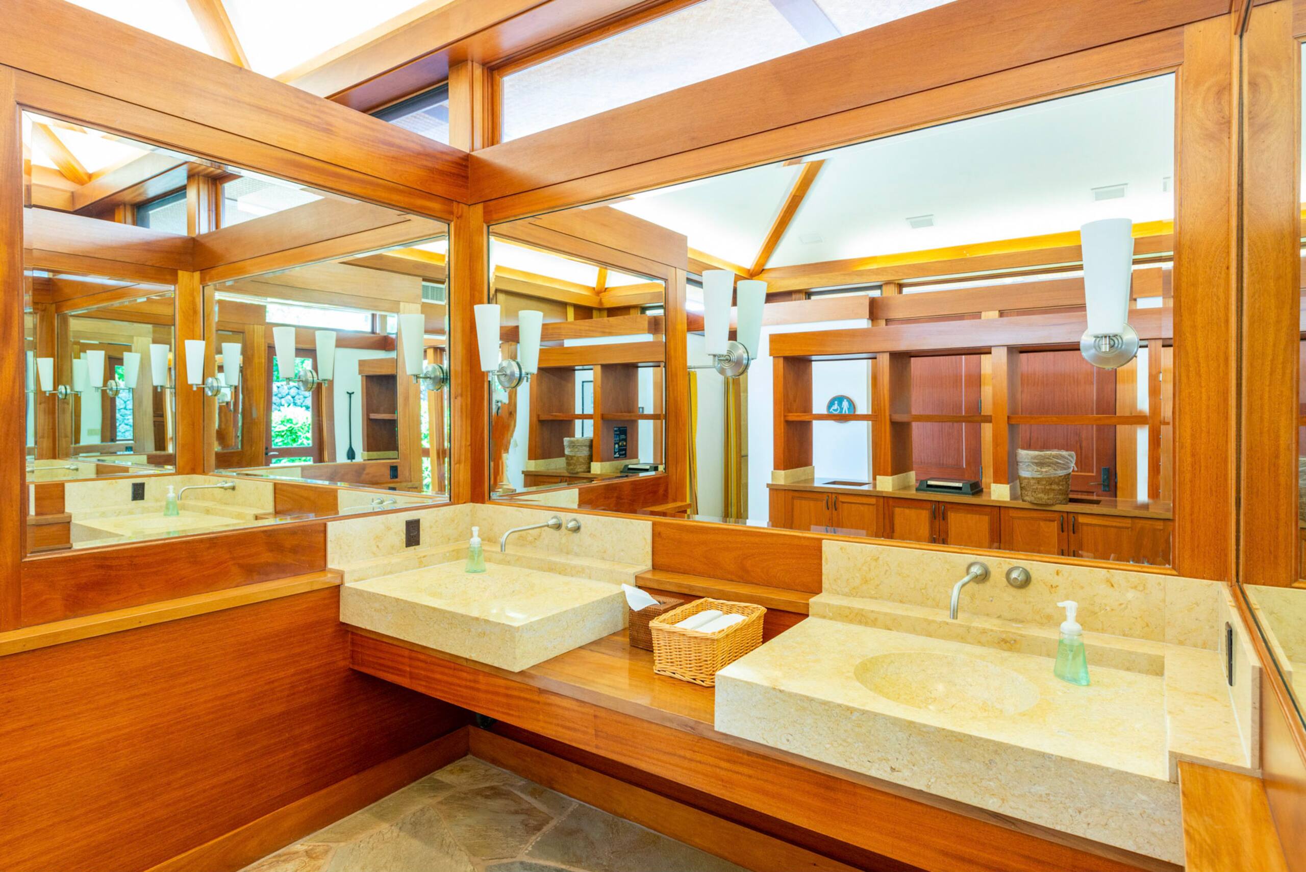 Home in Waimea · ★5.0 · 3 bedrooms · 4 beds · 3.5 baths - Image 57