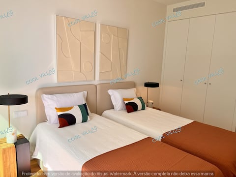 Top performing Airbnb: BeachFront Apartment - 4 pax - swimming pool in Armação De Pêra