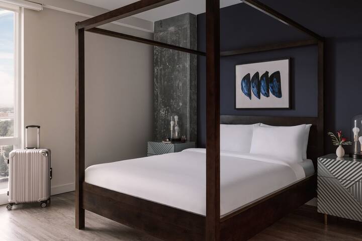 Sonder at Pierce Boston | Superior 2BR Apartment gallery image 3