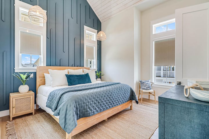 جناح كينج أساسي مع سريرين مفردين، الطابق الثاني. 