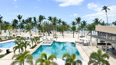 Ocean Front Apt w/ Pool, Jacuzzi & Grill - Romana