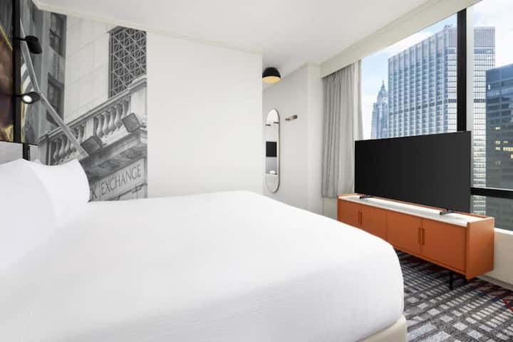 Near Brooklyn Bridge | Views. Bar On-site + Gym - New York
