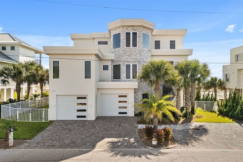 Welcome to your luxury retreat on Pensacola Beach,