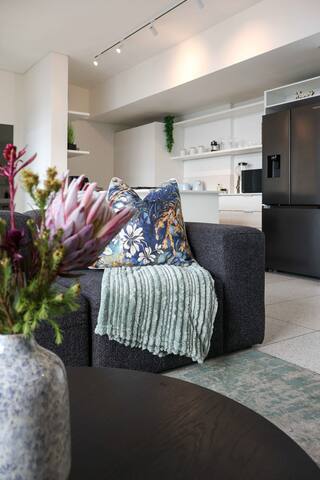 Simplex Penthouse – 8th Floor with Views gallery image 4