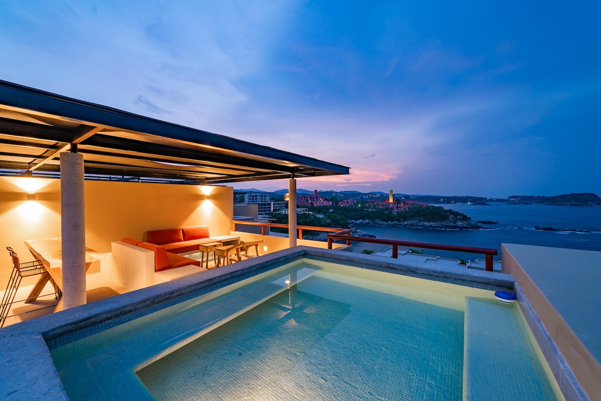 View of Private Oceanfront Rooftop Plunge Pool & Beach Acc - Condominiums for ...