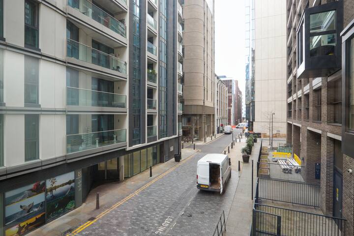 Blueground | Aldgate/Whitechapel, garden, nr tube gallery image 5