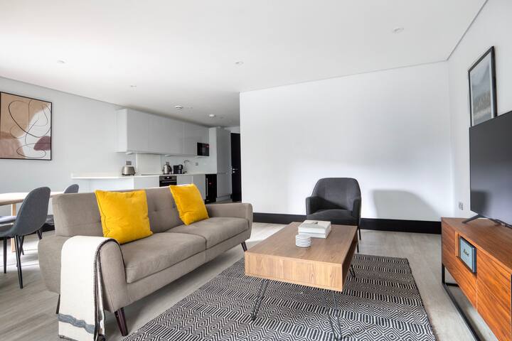 Blueground | Aldgate/Whitechapel, garden, nr tube gallery image 3