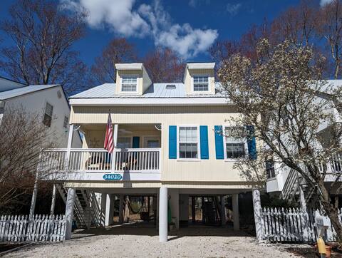 Beach cottage w/ Pool & Tennis near Bethany Beach!