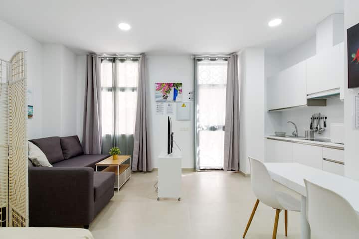 Study In Malaga Center - Málaga