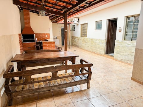 Casa Completa com Churrasqueira in Patos de Minas