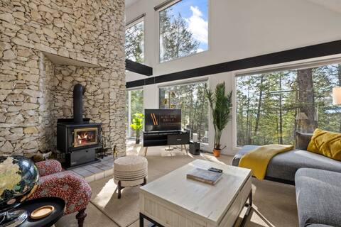Big Horn Hideaway | Fireplaces | Backyard | Games