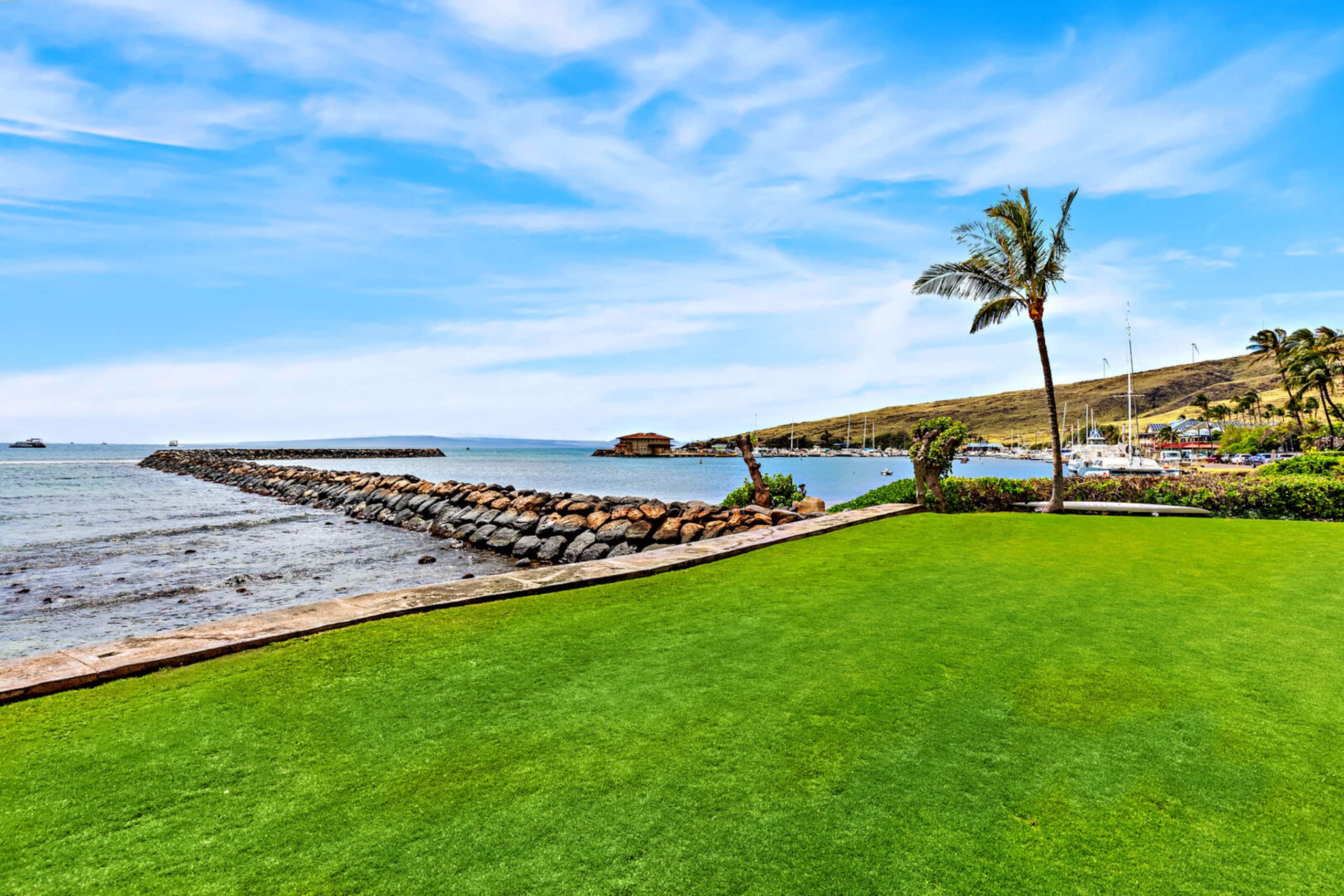 Condo in Wailuku · ★4.93 · 1 bedroom · 3 beds · 2 private baths - Image 37