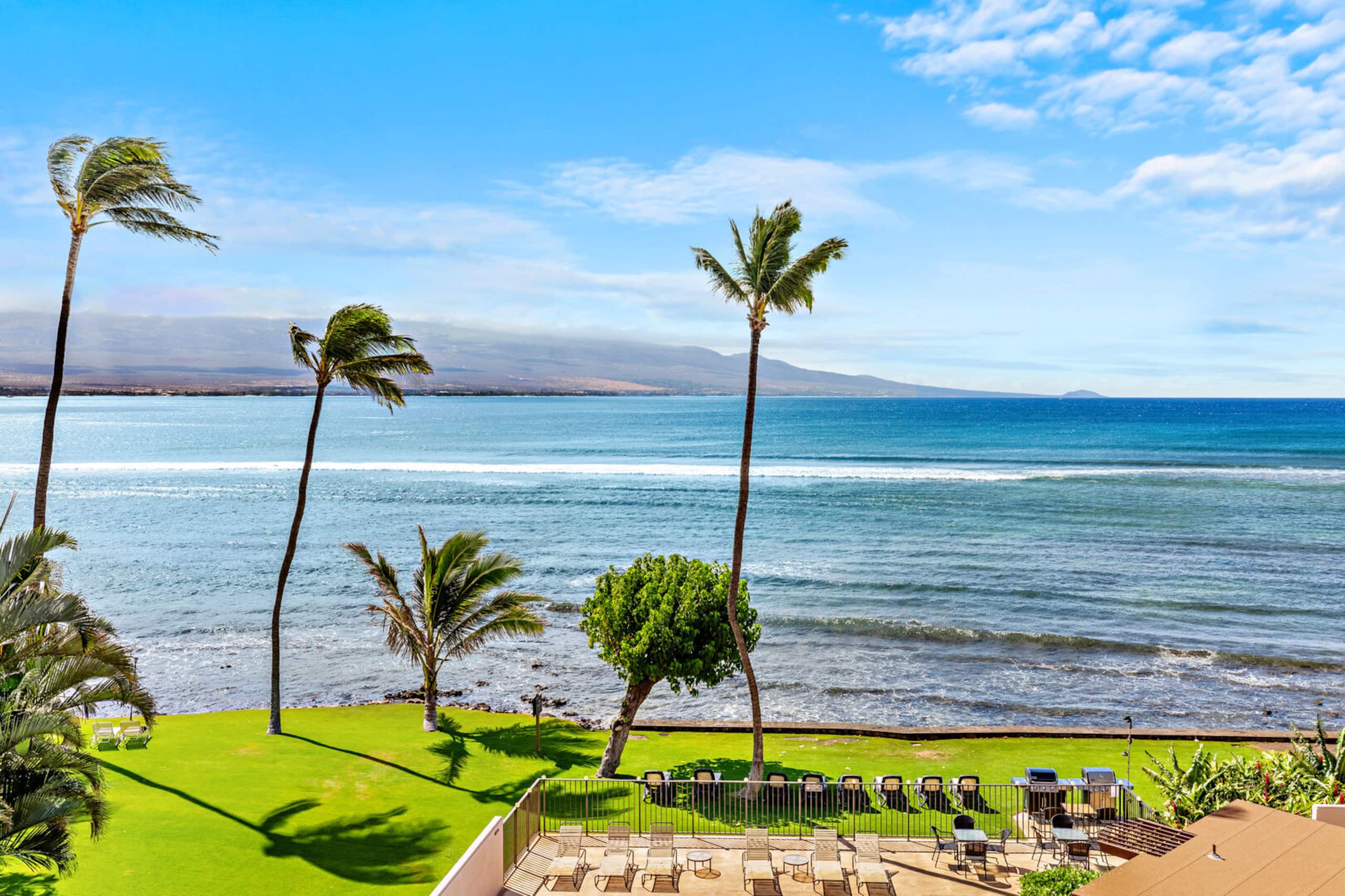 Condo in Wailuku · ★4.93 · 1 bedroom · 3 beds · 2 private baths - Image 2