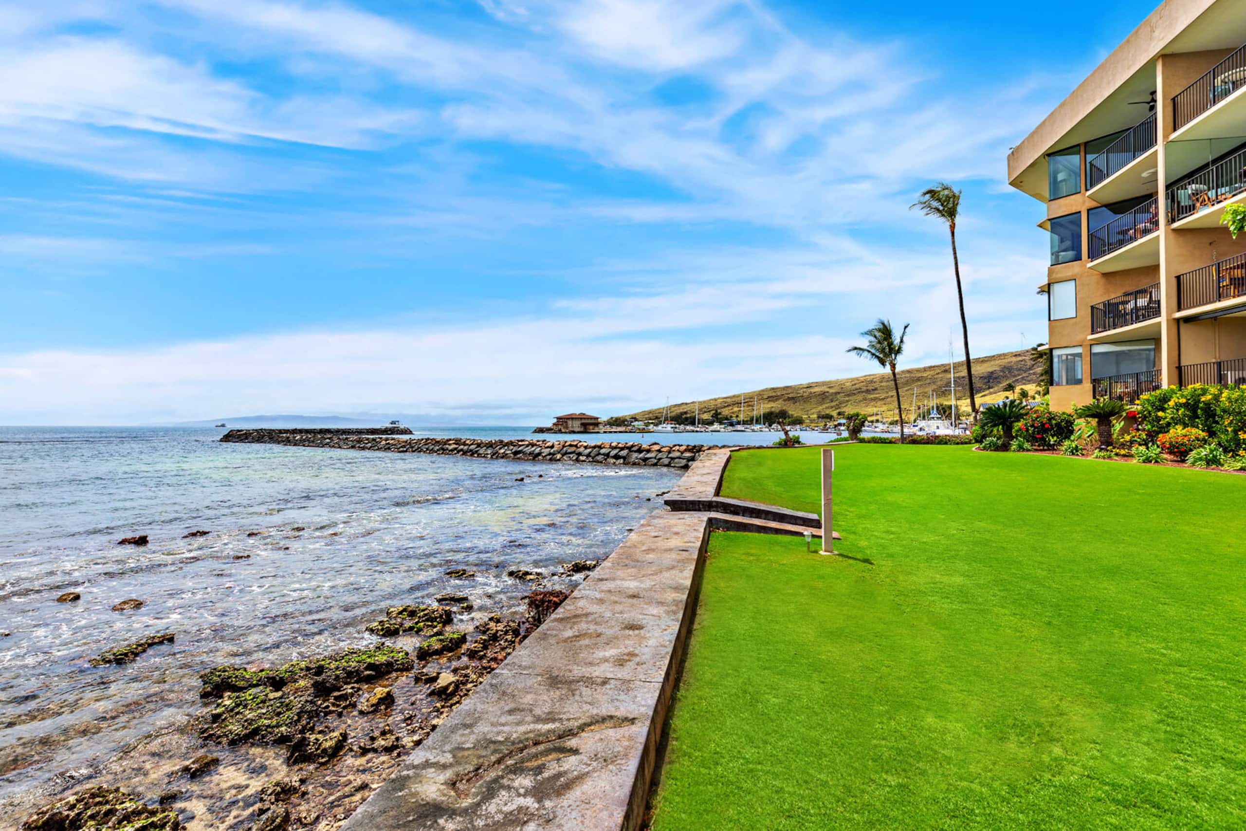 Condo in Wailuku · ★4.93 · 1 bedroom · 3 beds · 2 private baths - Image 36