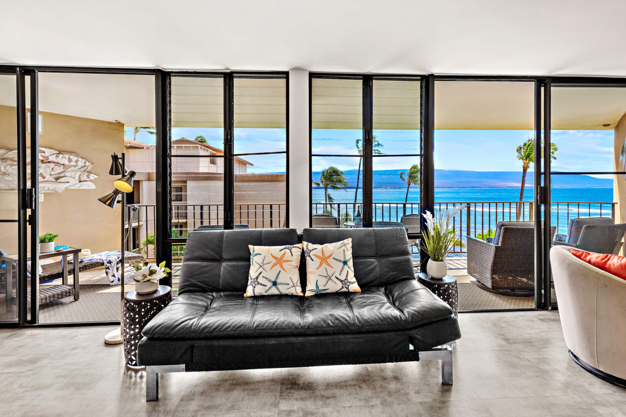 Condo in Wailuku · ★4.93 · 1 bedroom · 3 beds · 2 private baths - Image 3