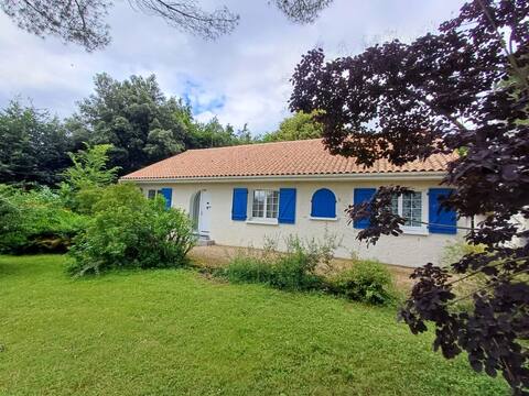 La Cadoue: countryside for 12 people