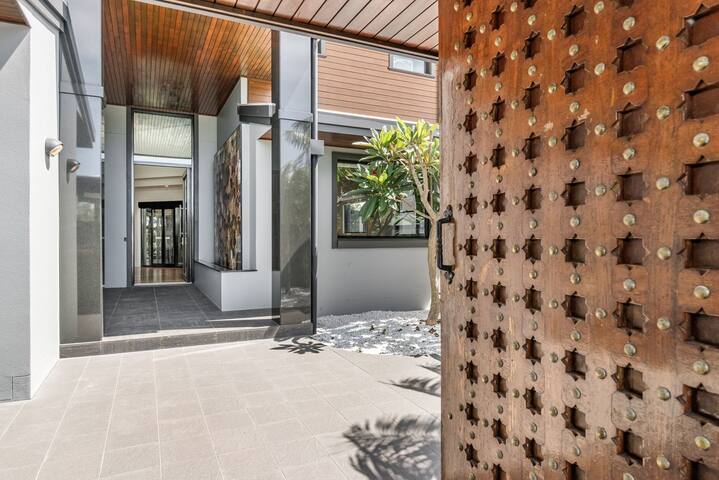 Jasmine cove | Exclusive Waterfront Estate gallery image 2