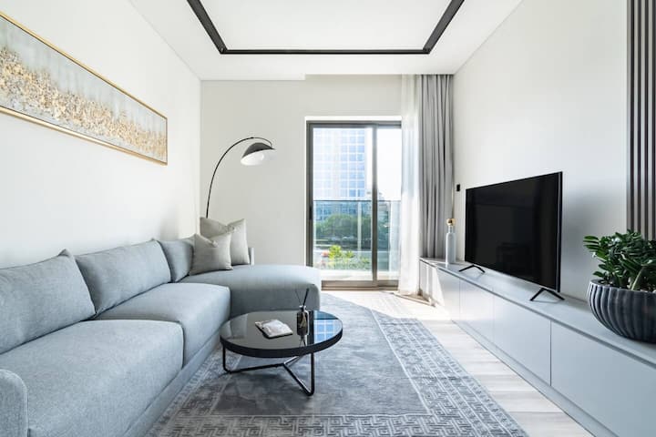Spacious 1br At Nicholas | Business & Leisure - Dubai