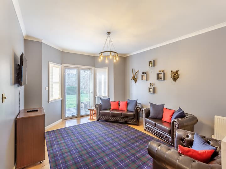 Bluegrass Retreat On The River Ness - Inverness