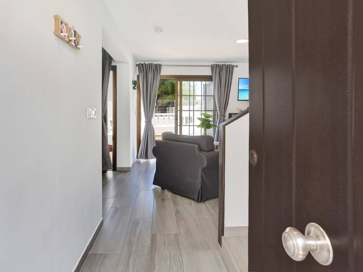 Top Airbnb: Golden Sand, Heated Pool, A/C, Bbq in Adeje
