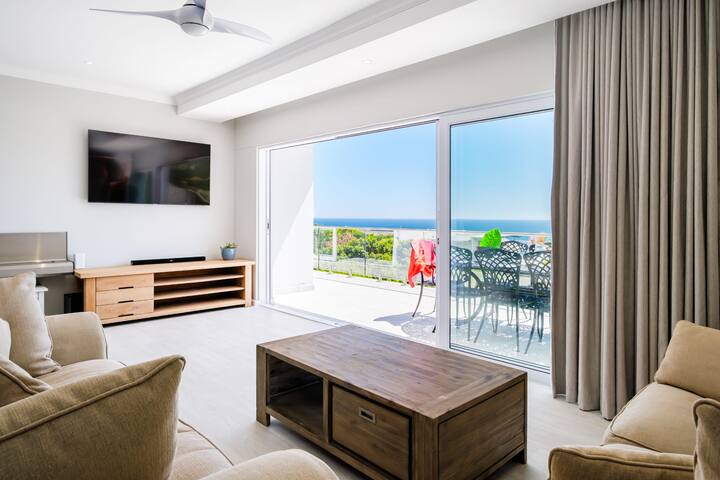 Elegant Apartment w Ocean Views Quenera Apartment gallery image 5