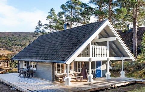 Gorgeous home in Uvdal with WiFi