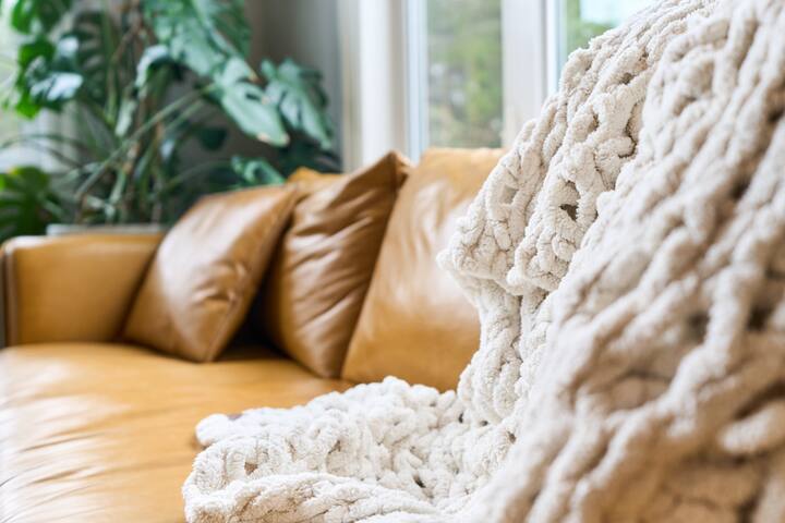 4 bedroom, Luxury Forest Oasis w/ Hot tub gallery image 3