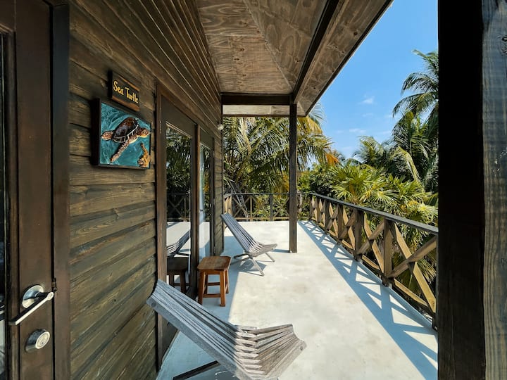 "Sea-Turtle" Studio @NorthBeachRetreat in San Pedro