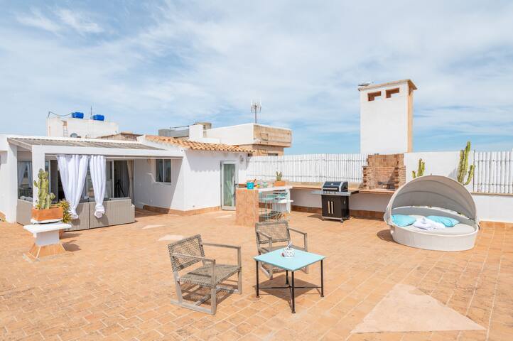 Beachfront Penthouse gallery image 3