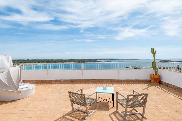 Beachfront Penthouse gallery image 2