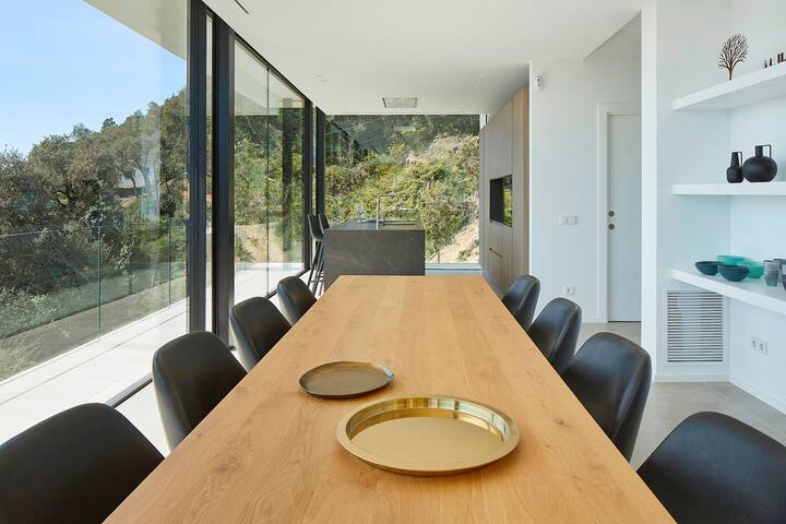 Casa Pere – Uniquely designed villa in Costa Brava gallery image 3