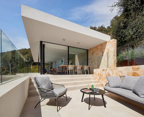 Casa Pere – Uniquely designed villa in Costa Brava gallery image 5