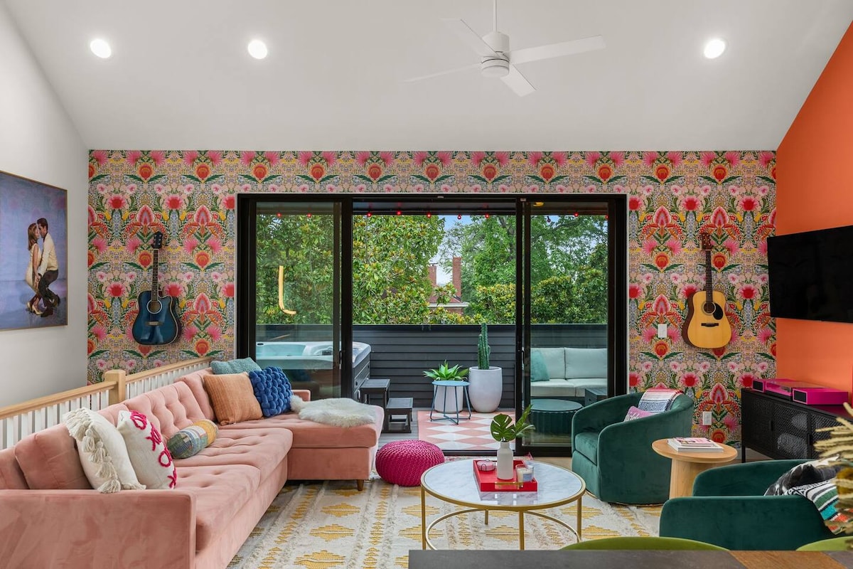Popular Airbnb listing: Livin' Luxe on Music Row w Hot Tub | 1.5Mi to Bway in Green Hills Midtown