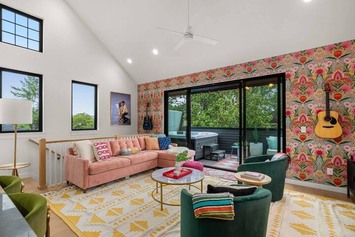 Livin’ Luxe on Music Row w Hot Tub | Near Bway! gallery image 3