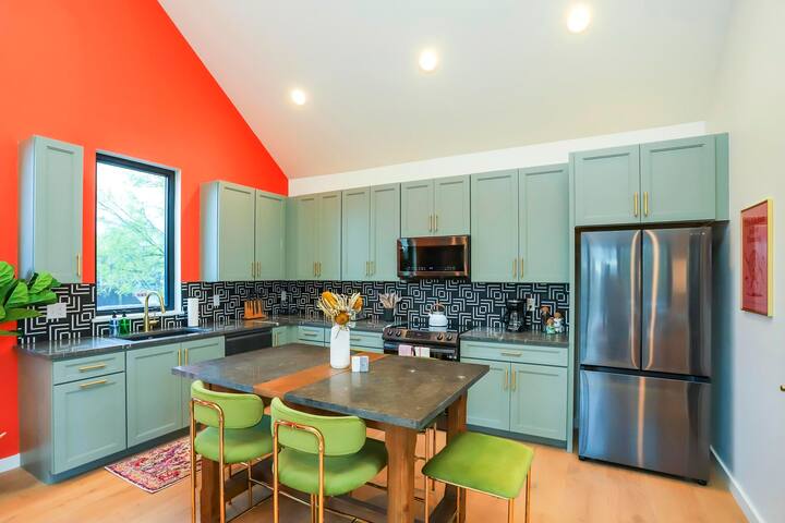 Livin’ Luxe on Music Row w Hot Tub | Near Bway! gallery image 4