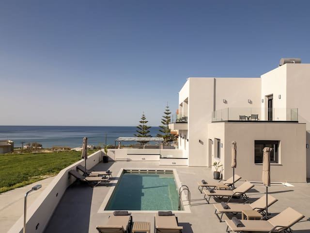 Villa Etoile – With Private Pool and Sauna