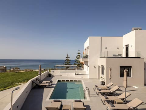 Villa Etoile - With Private Heated Pool