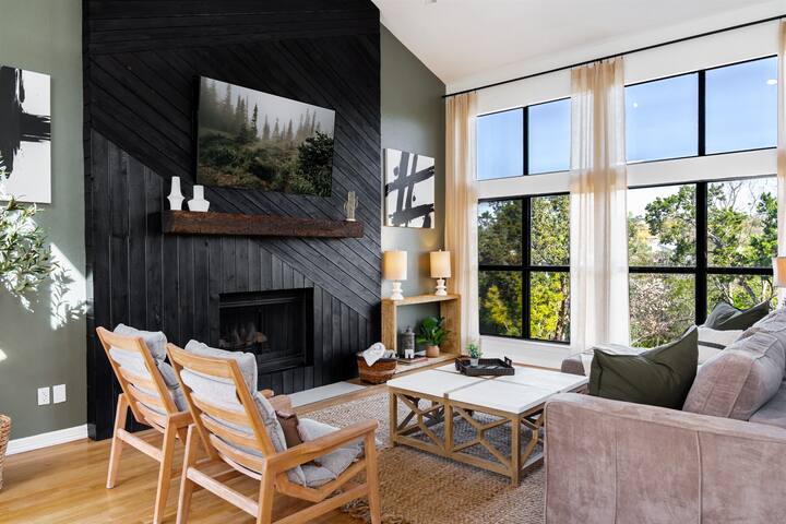 Misty Hill ~Best View in Austin~ Luxury Pool Oasis gallery image 2