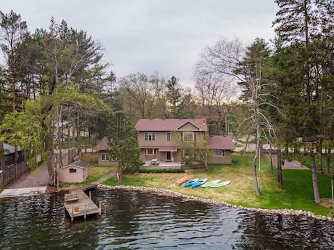 -Lake House Vacation Sleeps 12, Private Dock