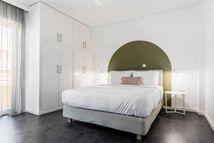 Capacious 4bed Apt#7 at OneZeroTwo by Zoia Living