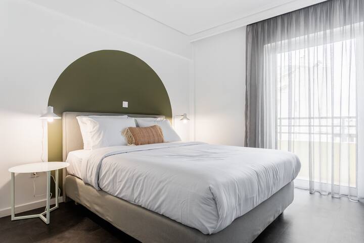 Capacious 4bed Apt#7 at OneZeroTwo by Zoia Living gallery image 3