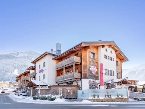 Top Airbnb: spacious apartment with wellness near the centre in Kaprun