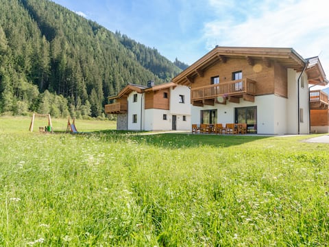 Detached chalet by the cross-country trail